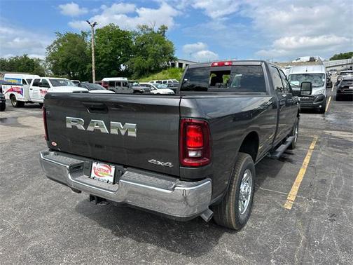 2025 RAM 3500 Tradesman Crew Cab 4x4 8' Box