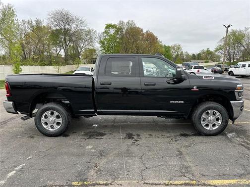 2025 RAM 2500 Big Horn Crew Cab 4x4 6'4' Box