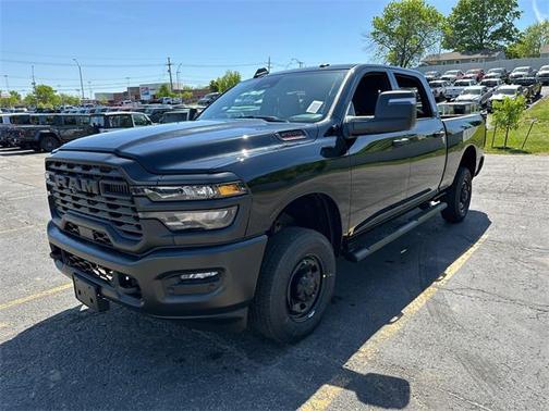 2025 RAM 2500 Tradesman Crew Cab 4x4 6'4' Box