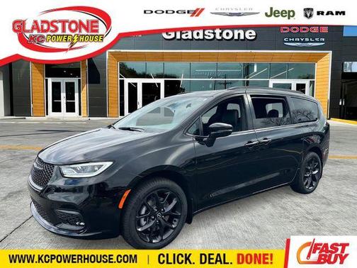 Black 2026 Chrysler Pacifica Limited