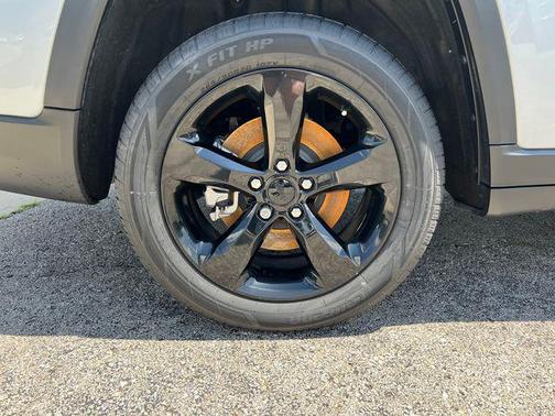 Silver Zynith 2023 Jeep Grand Cherokee L Altitude