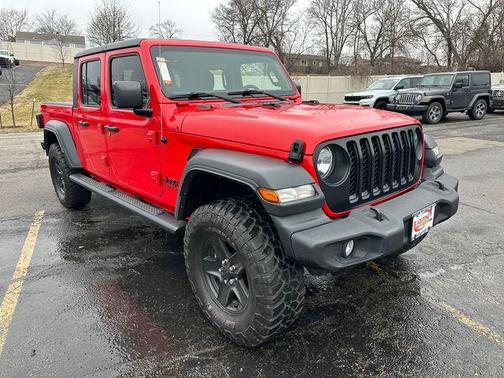 2022 Jeep Gladiator Sport