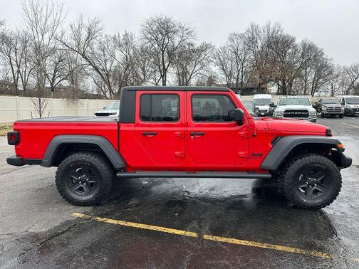 2022 Jeep Gladiator Sport