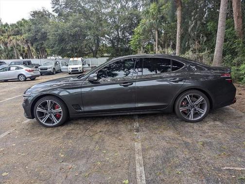 2024 Genesis G70 2.5T RWD