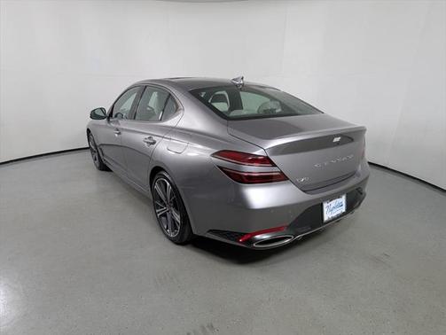 2024 Genesis G70 2.5T RWD