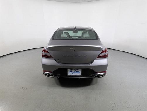 2024 Genesis G70 2.5T RWD
