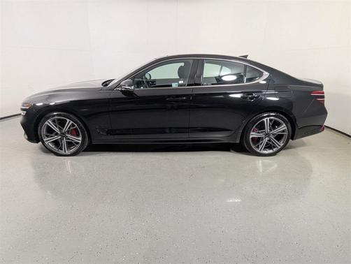2024 Genesis G70 2.5T RWD