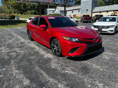 2020 Toyota Camry SE