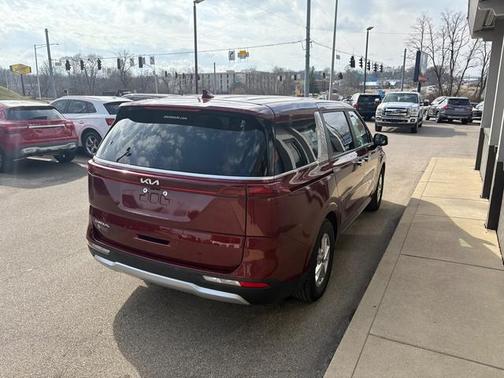 2024 Kia Carnival LX