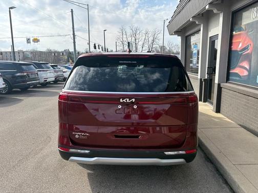 2024 Kia Carnival LX