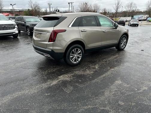 2022 Cadillac XT5 Premium Luxury