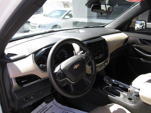 2023 Chevrolet Traverse LS