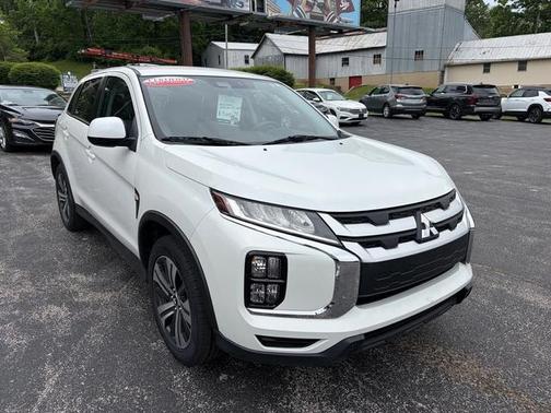 Diamond White Pearl 2021 Mitsubishi Outlander Sport ES