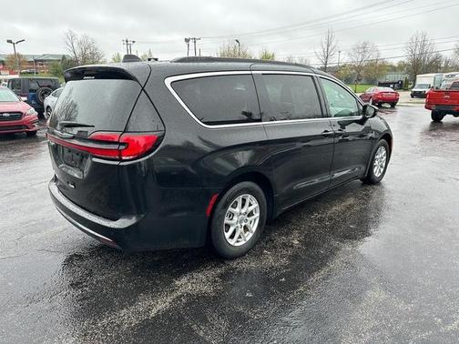 2022 Chrysler Pacifica Touring-L