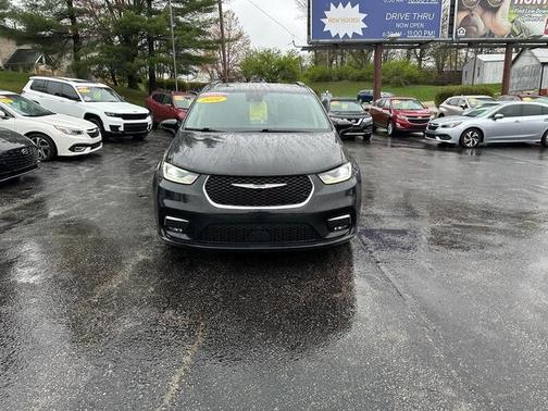 2022 Chrysler Pacifica Touring-L