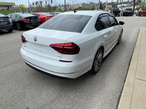 2018 Volkswagen Passat 2.0T R-Line