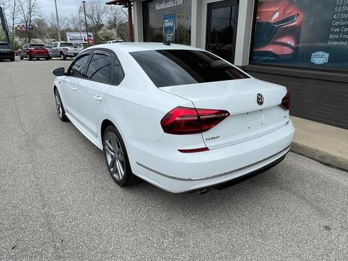 2018 Volkswagen Passat 2.0T R-Line