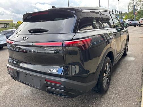 2022 INFINITI QX60 Pure