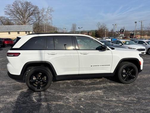 2024 Jeep Grand Cherokee Laredo