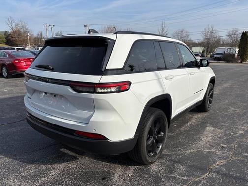 2024 Jeep Grand Cherokee Laredo