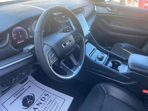 2024 Jeep Grand Cherokee L Laredo