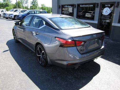 Gun Metallic 2023 Nissan Altima 2.5 SR