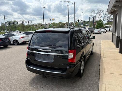 True Blue Pearlcoat 2016 Chrysler Town & Country Touring