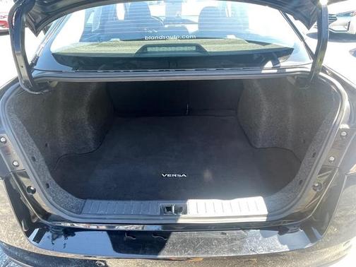 2021 Nissan Versa 1.6 SV