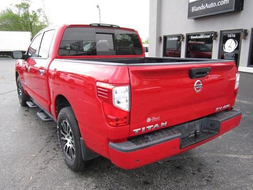 2021 Nissan Titan SV
