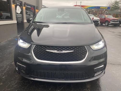 2024 Chrysler Pacifica Touring-L