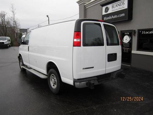 2022 Chevrolet Express 2500 Work Van