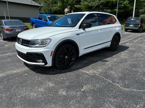 Pure White 2021 Volkswagen Tiguan 2.0T SE R-Line Black