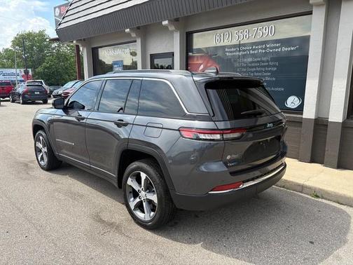 Metallic 2024 Jeep Grand Cherokee 4xe Base