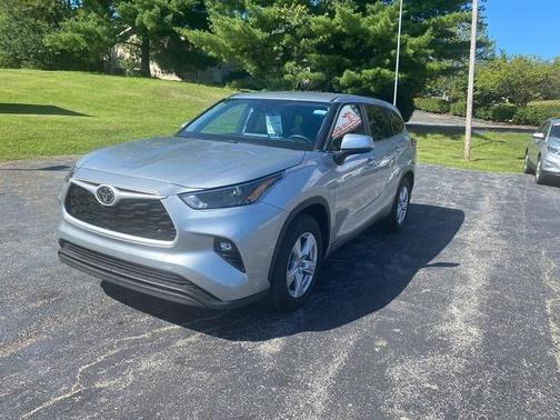 2023 Toyota Highlander LE