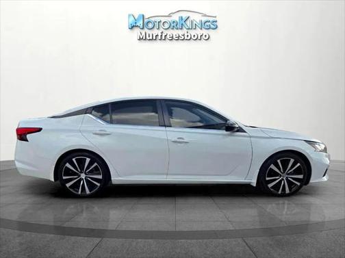 2022 Nissan Altima SR FWD