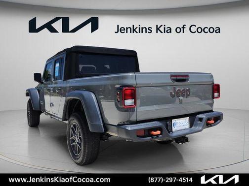 Sting Gray Clearcoat 2021 Jeep Gladiator Mojave