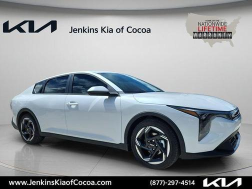 White Pearl 2026 Kia K4 EX