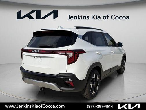 White Pearl 2026 Kia Seltos EX