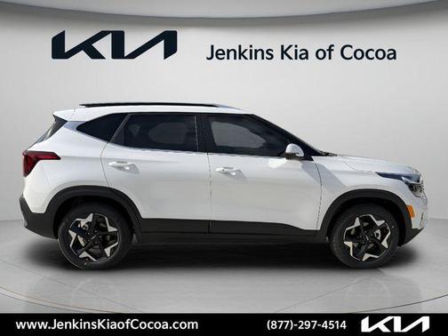White Pearl 2026 Kia Seltos EX