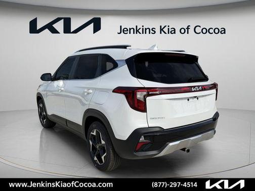 White Pearl 2026 Kia Seltos EX