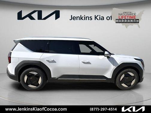 White Pearl 2026 Kia EV9 Wind