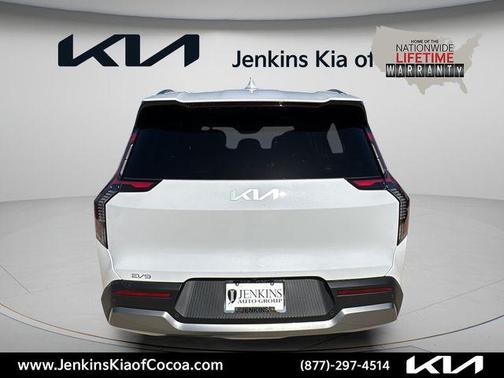 White Pearl 2026 Kia EV9 Wind