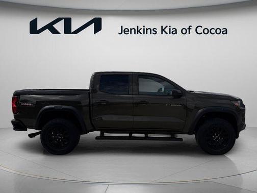 Bronze Metallic 2024 Chevrolet Colorado Trail Boss