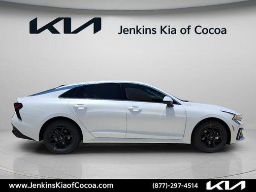 White Pearl 2026 Kia K5 LXS