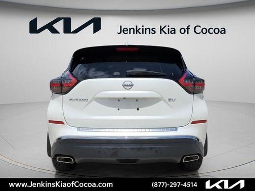 White 2024 Nissan Murano SV