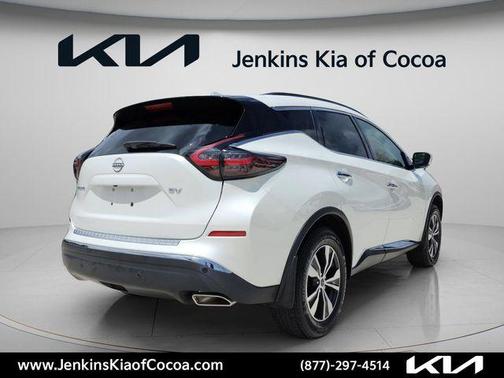 White 2024 Nissan Murano SV