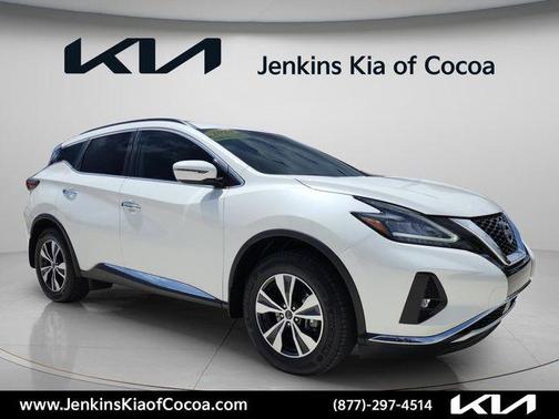 White 2024 Nissan Murano SV