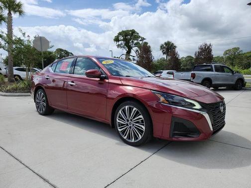 Scarlet Ember 2023 Nissan Altima 2.5 SL