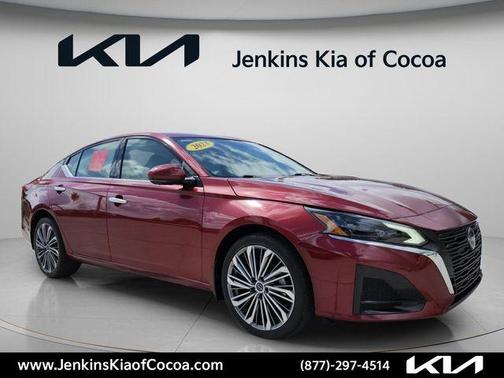 Scarlet Ember 2023 Nissan Altima 2.5 SL