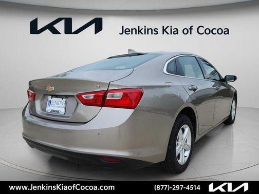 Mineral Gray Metallic 2024 Chevrolet Malibu LT
